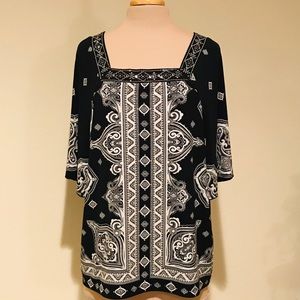 Loose black and white top